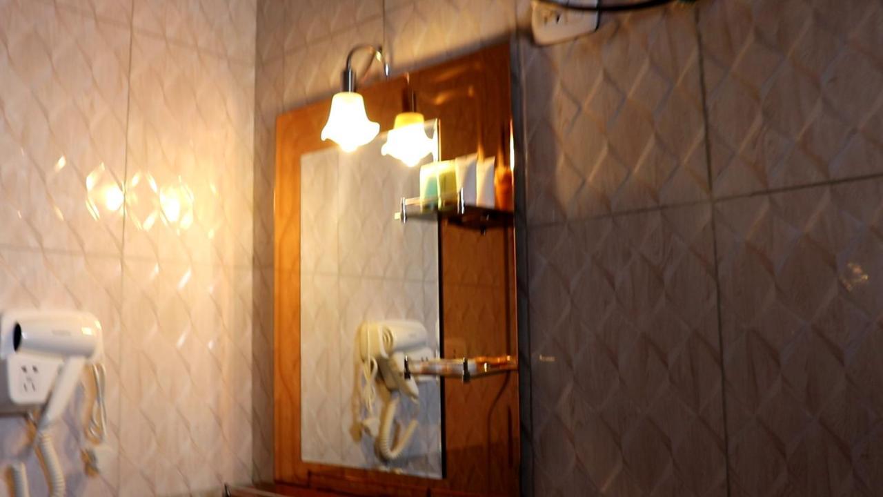 Bruhway Hotel Addis Ababa Bagian luar foto