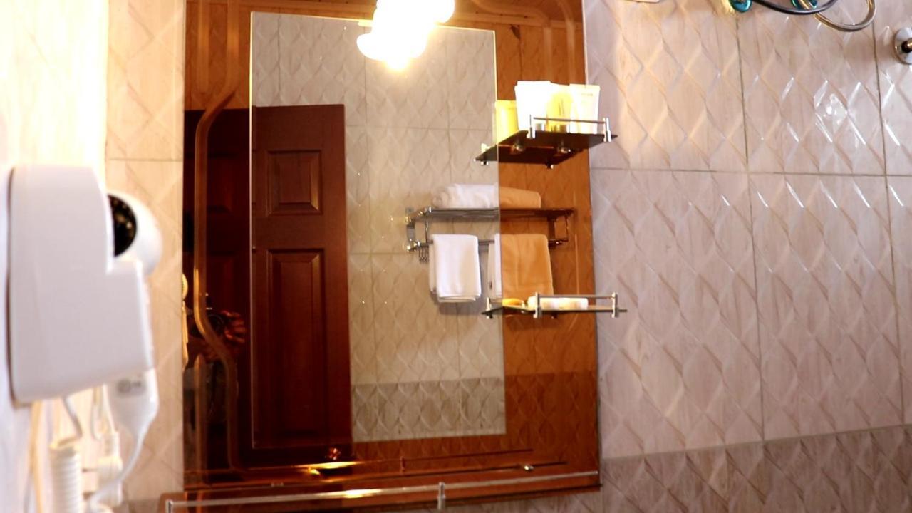 Bruhway Hotel Addis Ababa Bagian luar foto