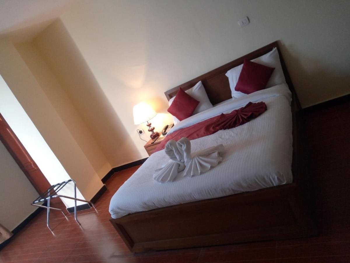 Bruhway Hotel Addis Ababa Bagian luar foto