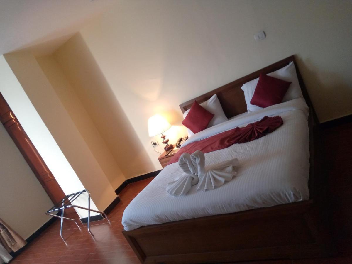 Bruhway Hotel Addis Ababa Bagian luar foto