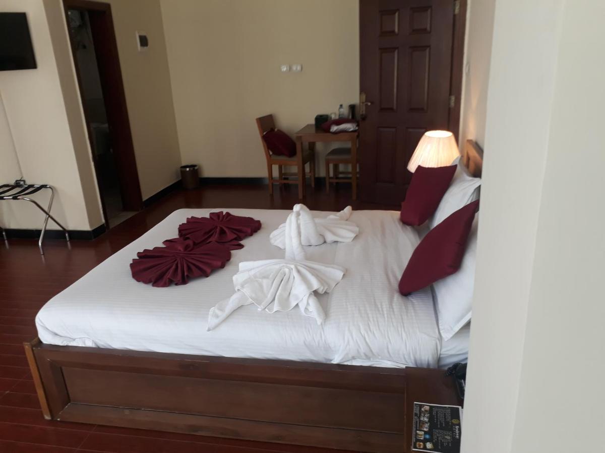 Bruhway Hotel Addis Ababa Bagian luar foto
