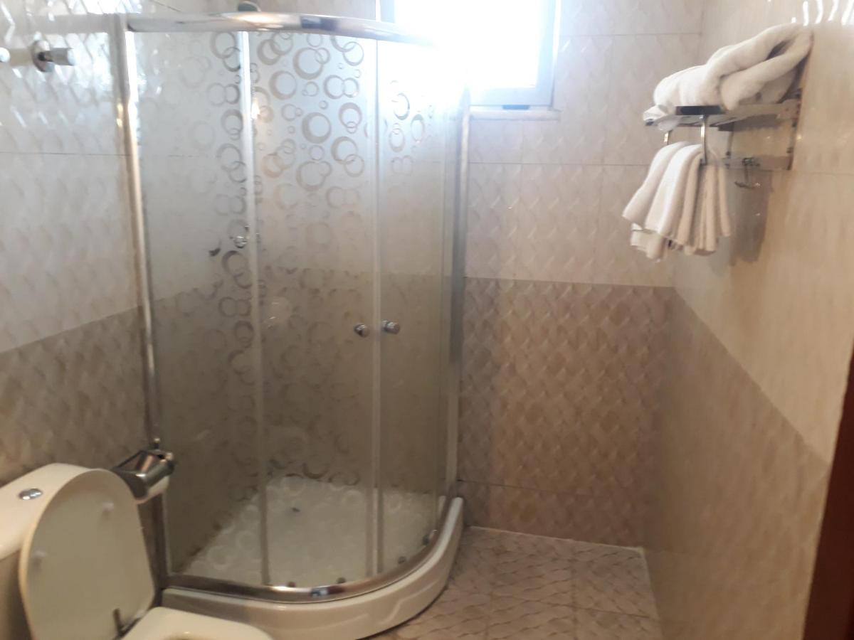 Bruhway Hotel Addis Ababa Bagian luar foto